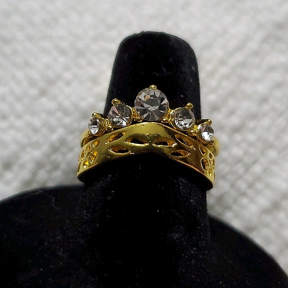 NWOT Stacked Gold Ring Set - Picture 1 of 1